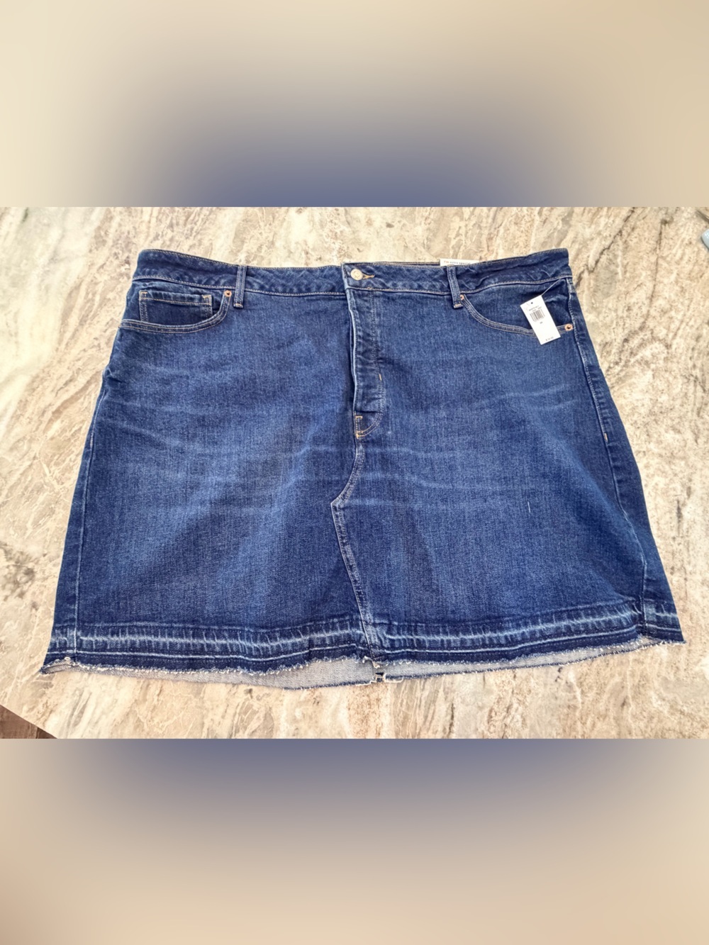 NWT Old Navy High Rise Secret Smooth Pockets skirt Women’s Plus 24 Dark Wash